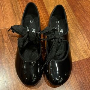 Girls black Tap shoes in size 13